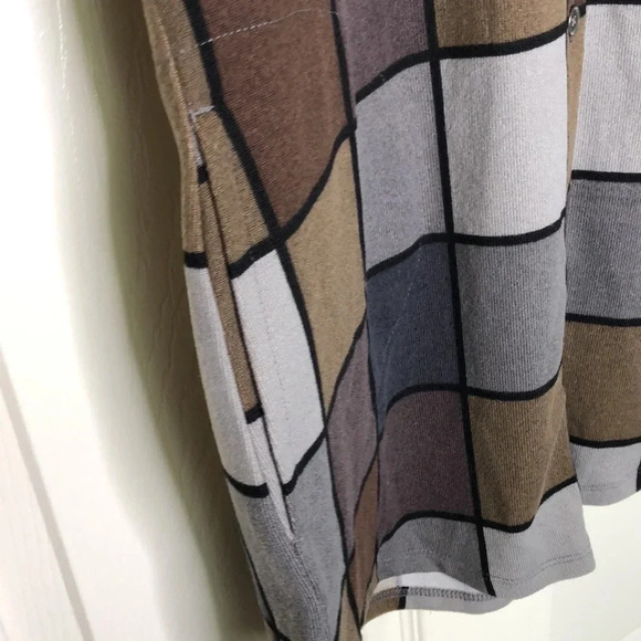 D&CO. Long Sleeve Plaid Top - Picture 3 of 7